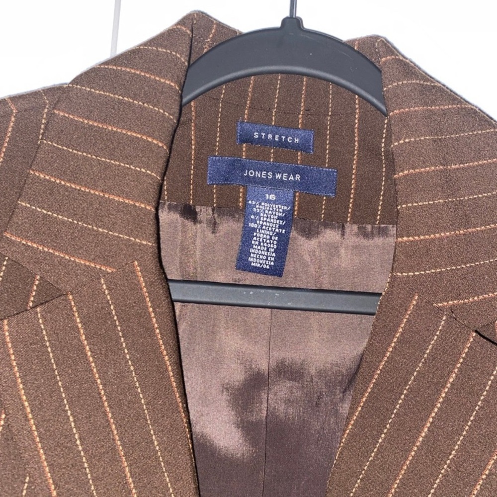 Blazer and button down pencil skirt - Picture 2 of 7